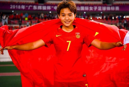 加盟大巴黎比肩内少 中国女足一姐登陆欧洲