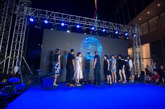 大悦城魔盒揭秘!烟台毅德城魔卡LOFT耀世亮相