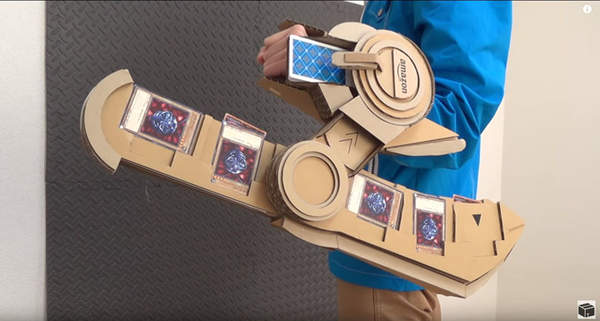 高玩自制《游戏王》手腕决斗盘 精致还原,灵活可动 高玩自制《游戏王》手腕决斗盘 精致还原,灵活可动