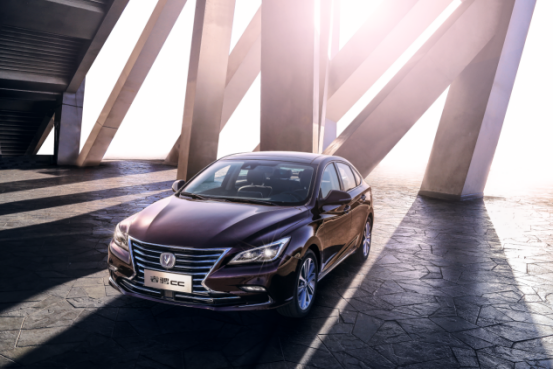 家轿市场风雨骤起，看“TA”展现身手