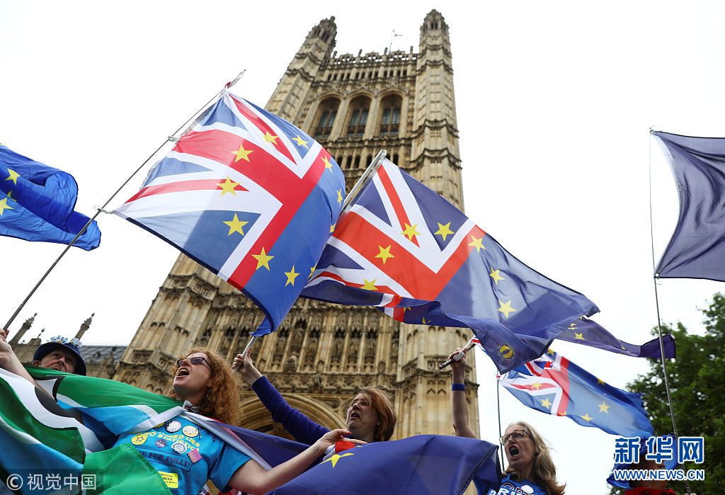 英国议会将就“脱欧法案”投票 反脱欧民众游行示威