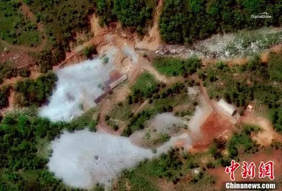 △24日，路透社公布了一组拍摄于5月23日的朝鲜丰溪里核试验场数字地球卫星图像。