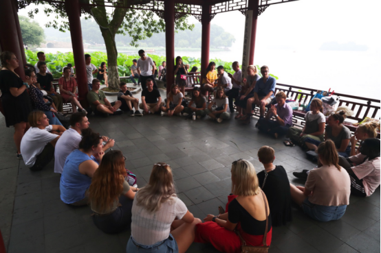 跨国情谊的传承——马云&莫利奖学金首批学生西湖重访