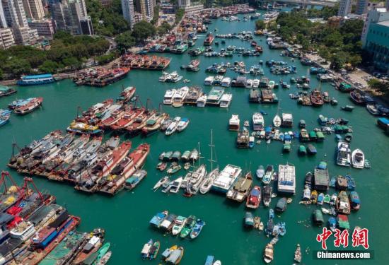 台风预警升级为红色 “山竹”预计明日登陆广东