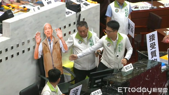 「鸿运官网平台」驾照的这个细节你注意过吗?借车租车之前别大意,避免扣分又罚款