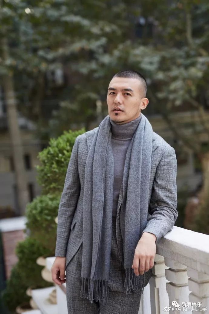 长了一张美艳精明脸，怕不是恋爱中的傻白甜？