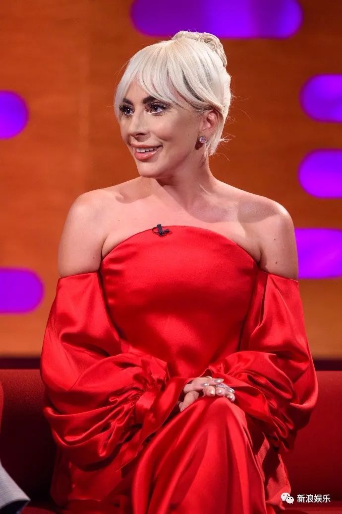 不懂时尚 | 这是要起飞？但她真是肉眼可见的美了好多！