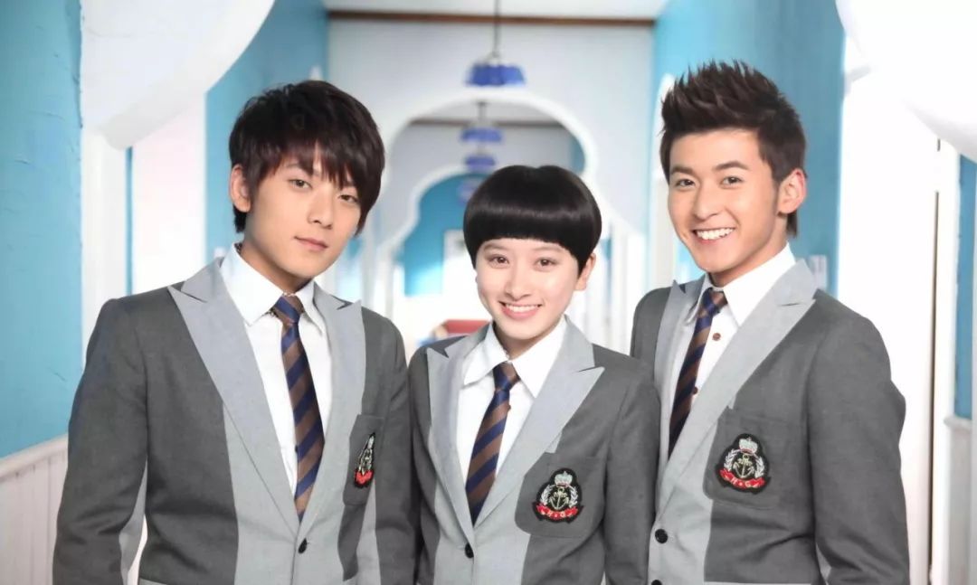 郑靓歆和陈翔婚纱照_毛晓彤和陈翔图片(3)