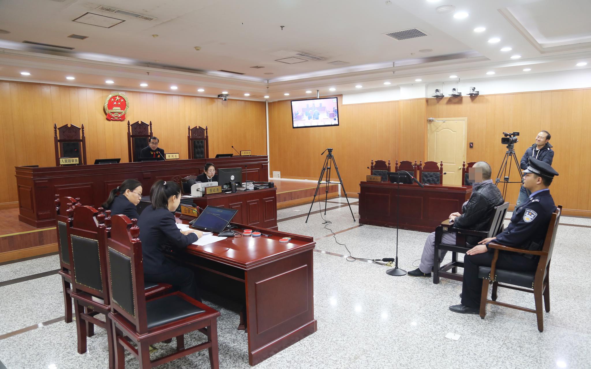 万博手机版登入教程,福州:两个报警电话藏猫腻 大货轮沉没挖出非法采砂案