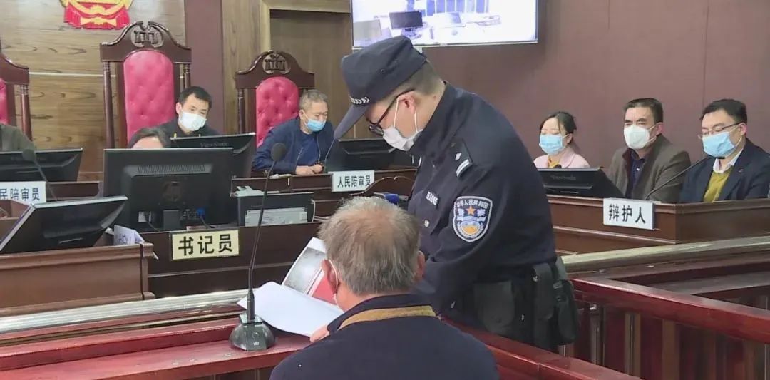 网红火锅店用的是地沟油？老板一审获刑7年