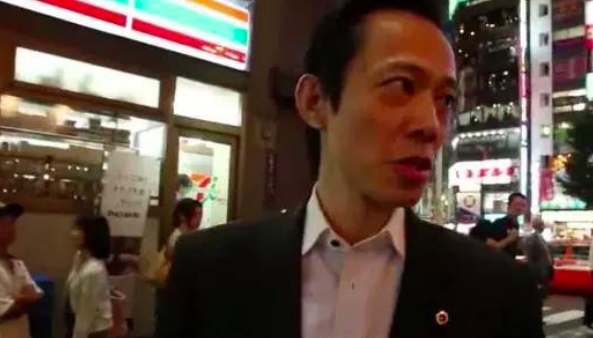 《新宿事件》成龙角色的原型,结了6次婚,日本