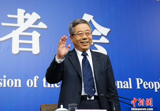 3月16日10时,十三届全国人大一次会议新闻中心举行记者会,教育部部长陈宝生就“努力让每个孩子都能享有公平而有质量的教育”相关问题回答中外记者提问。 中新社记者 李卿 摄