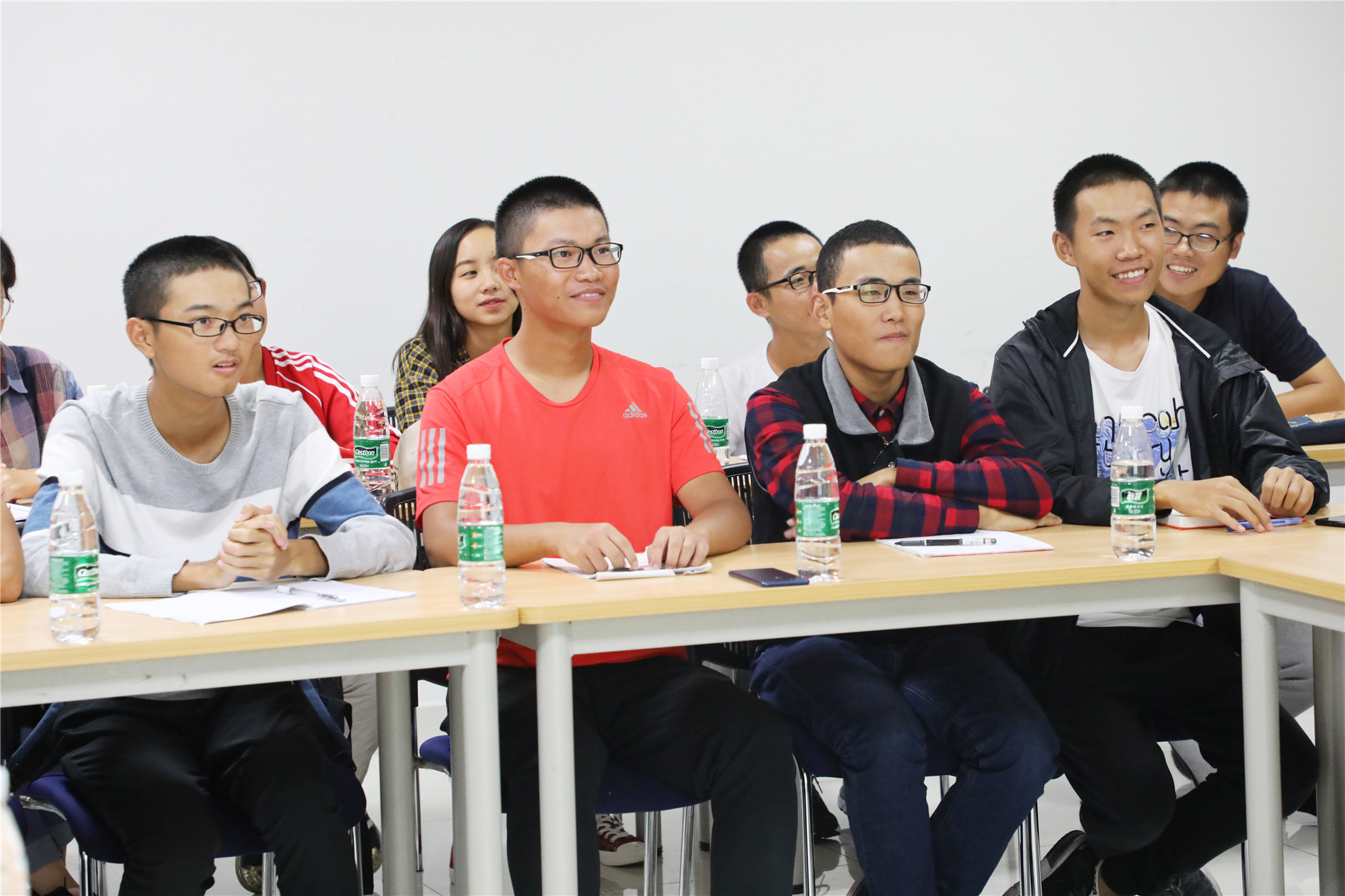 段献忠参加化学1801班筑梦青春主题班会(图