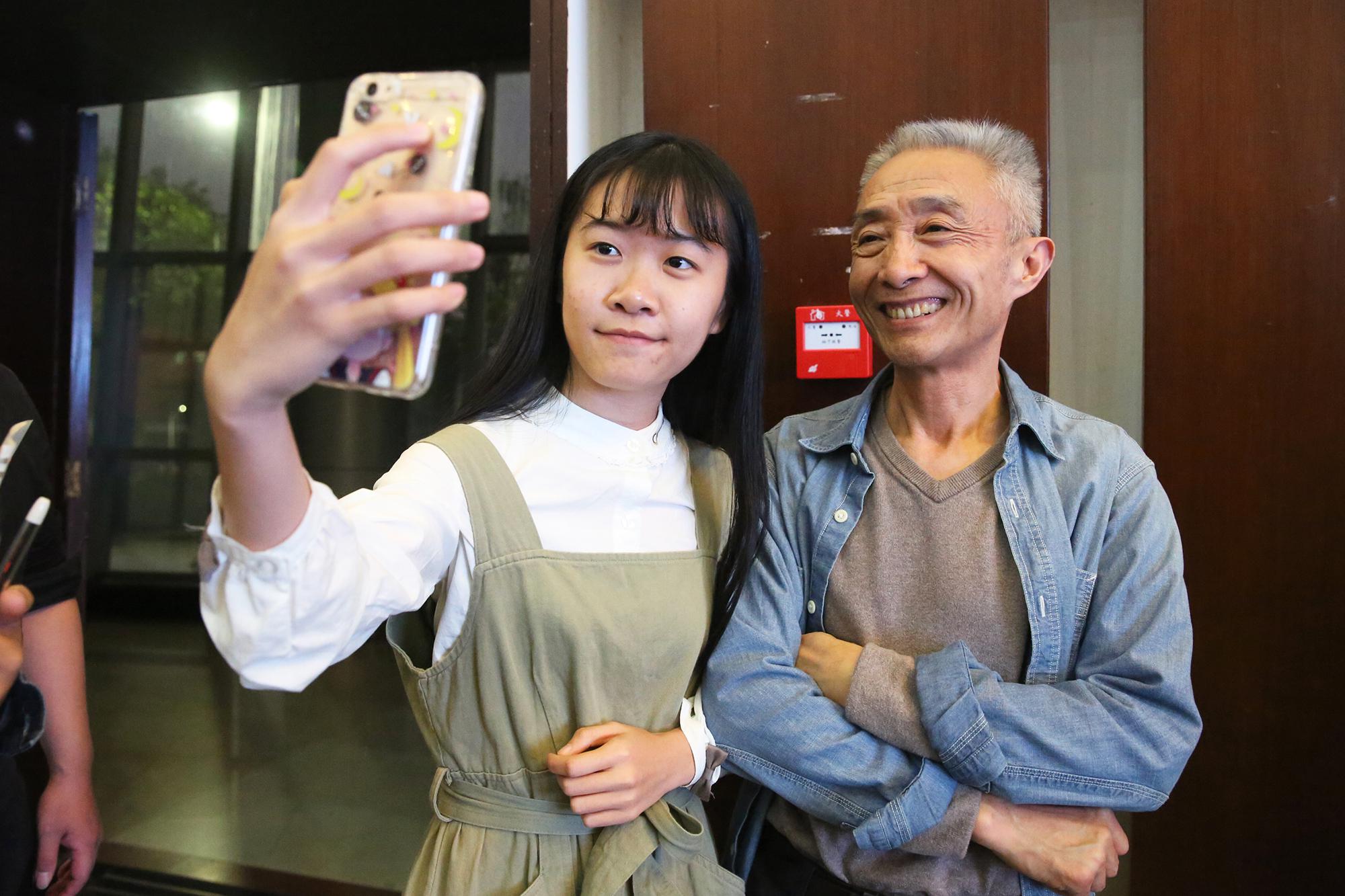 “网红”教授戴建业:幽默解读的背后是长期的读书积累