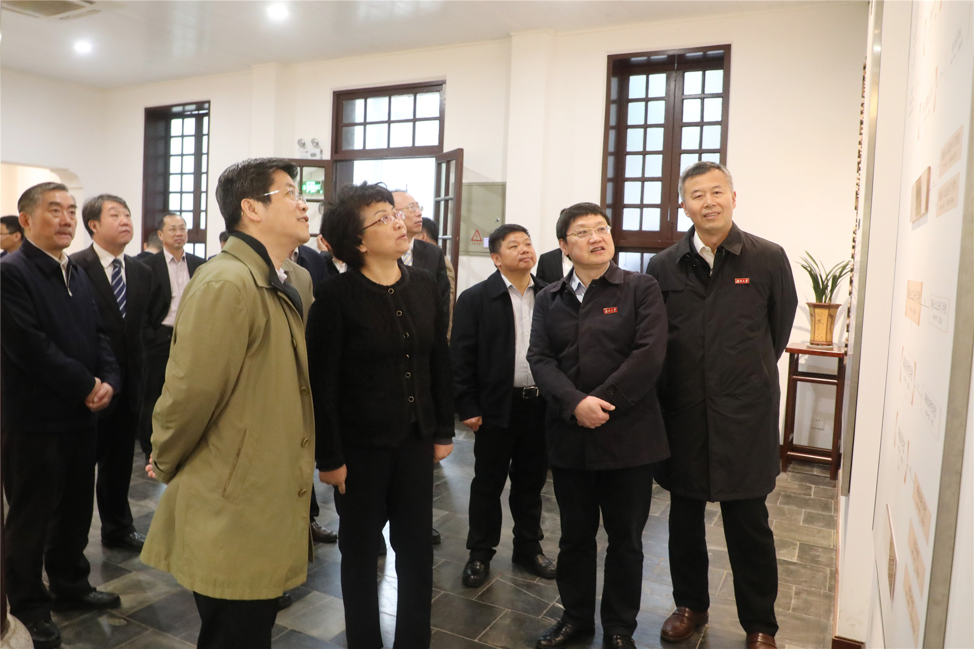 教育部党组成员、副部长翁铁慧一行来校考察(