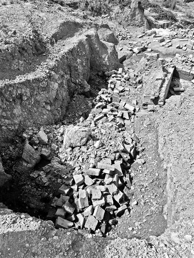 萧山古墓群损毁严重 文物贩子每块200元兜售汉