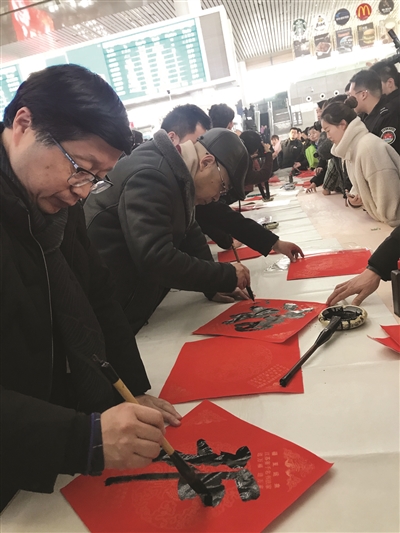 今年送“福”专场,来了很多年轻人