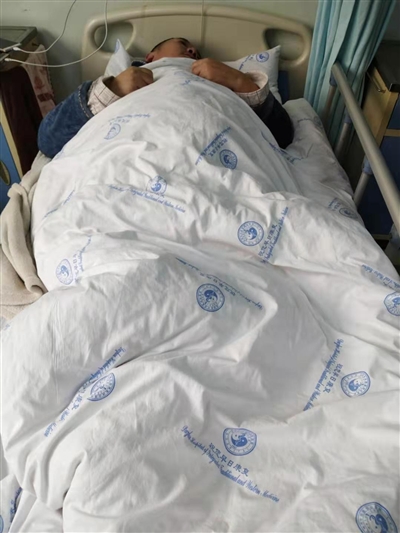 龙腾娱乐电投体育 惊魂3小时!高层电梯困人,按键全失灵…居民:今年至少20次