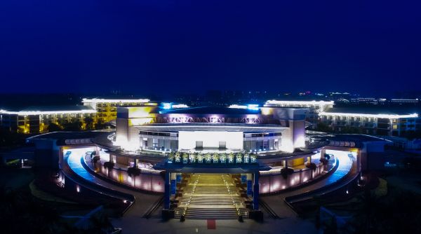 这是博鳌亚洲论坛永久会址夜景(2018年3月23日无人机拍摄)。