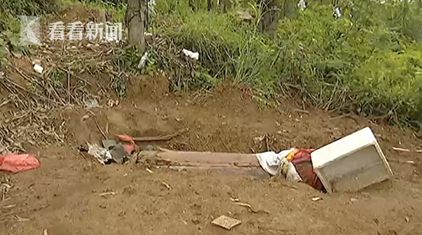 71440edb22c62de09e833f40acbbde49.png 尸体下葬后不翼而飞 家属拜五年空坟