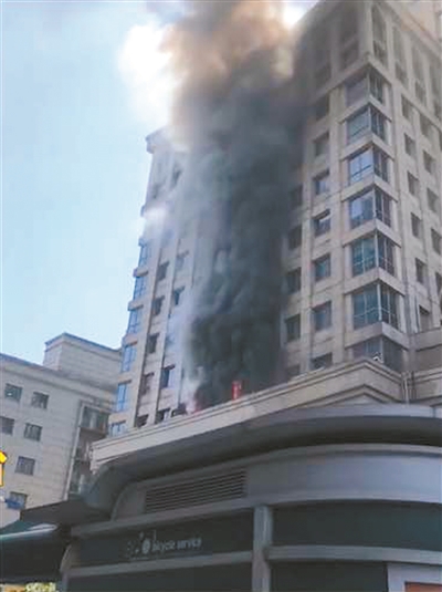 中国好员工:着火后为保客户资料抱电脑主机下11楼