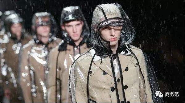 Burberry塑料 Chanel塑料包均万起 大牌卖塑料