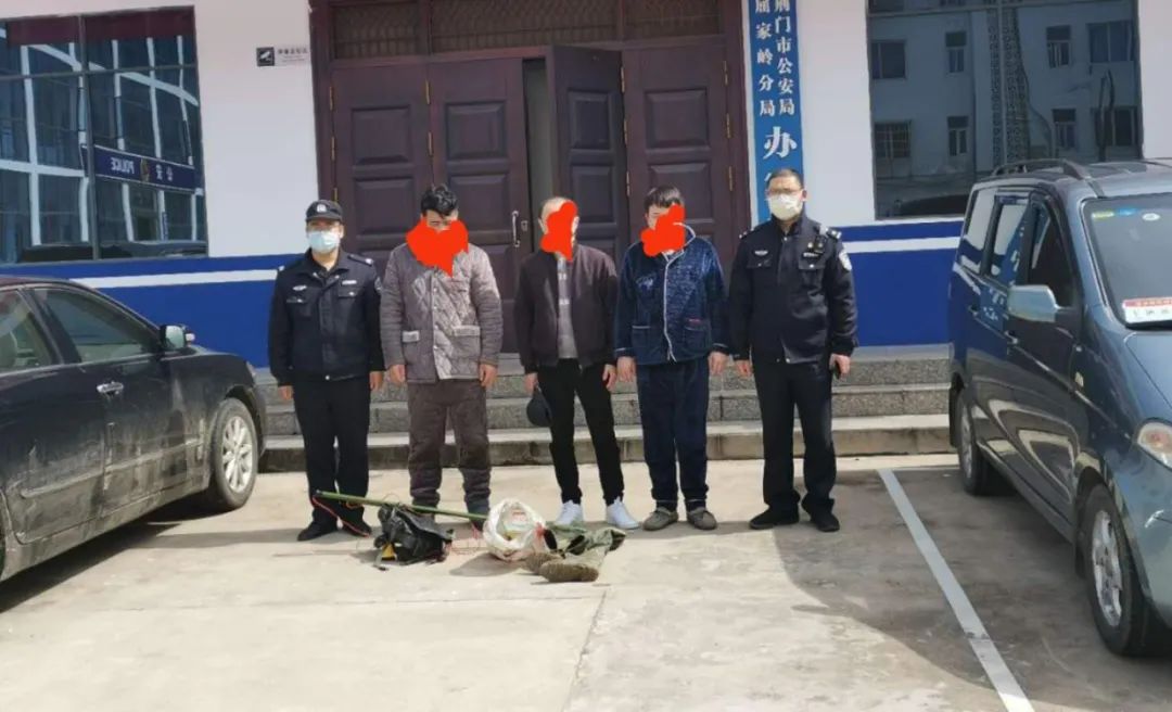 荆门屈家岭警方查处一起疫情期间拒不执行人民政府在紧急状态下发布的决定、命令案件