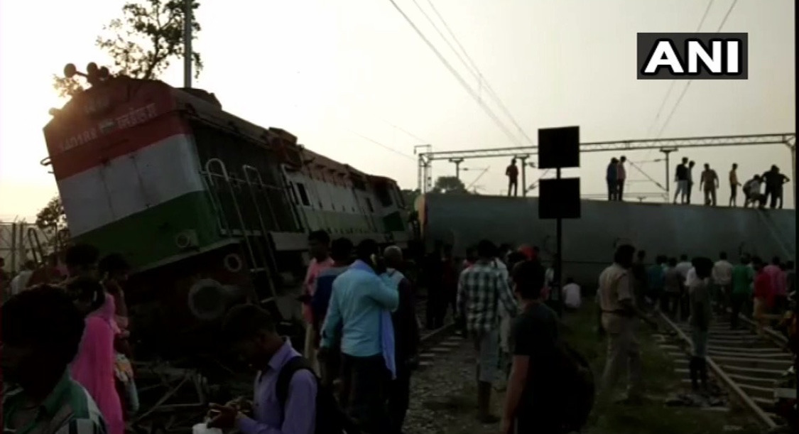 印度北方邦一列火车脱轨已致5人死亡