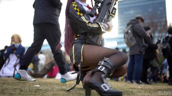 C95չCOSϼ Цȡ˿ŮӦо