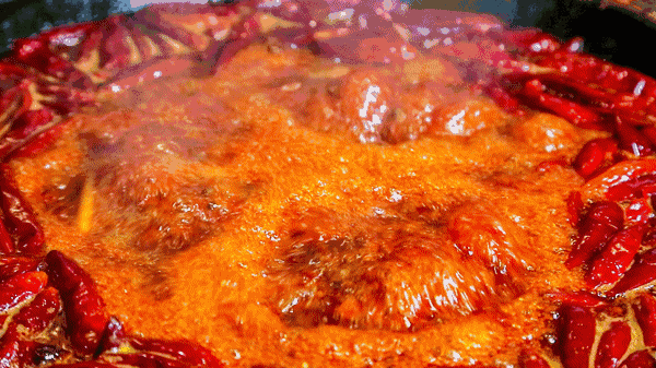 来这家店,会吃的人都抢着吃火锅底料!