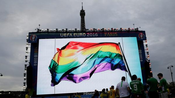 《为什么是足球》：作为男性化运动的足球