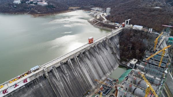 吉林丰满水电站11月末将逐步爆破，新坝浇筑进度已达99%