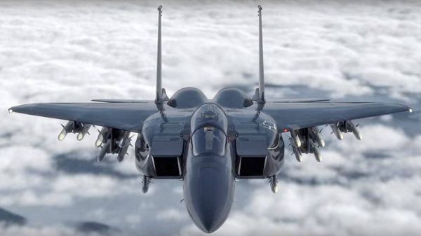 资料图片:F-15X改进型战机的CG效果图。(图片来源于网络)