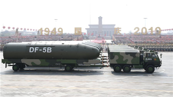 高清大图丨东风-5B核导弹方队