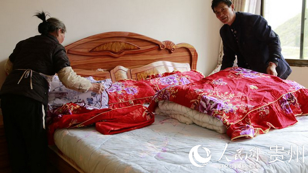 修文县贫困户汪家芳:乘脱贫东风变"养牛达人"