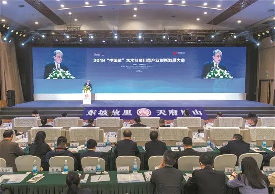 在线真人发牌现场娱乐官方 电影《亲爱的新年好》定档12月31日温暖跨年