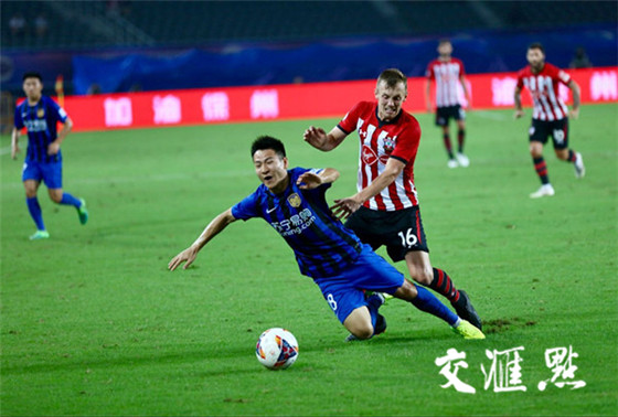 2018CSC国际足球俱乐部超级杯赛落幕 万余名