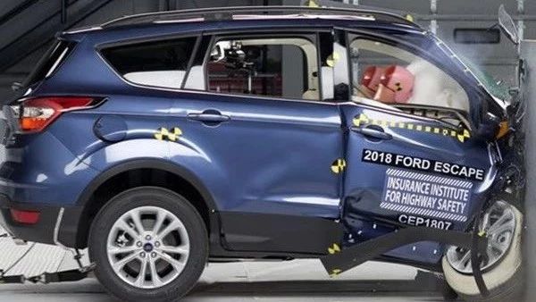 撞击测试成绩垫底，频繁起火多次召回，福特翼虎让人大跌眼镜！