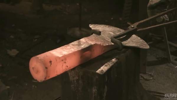 武器人间造《复联3》雷神新武器 巨型暴风战斧