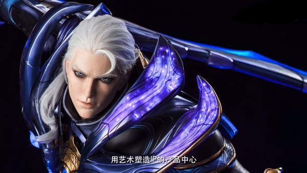 《王者荣耀》铠等身雕塑 1:1精致还原,锐意无限 《王者荣耀》铠等身雕塑 1:1精致还原,锐意无限