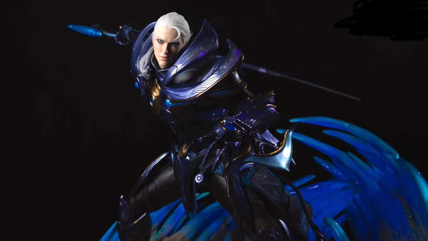 《王者荣耀》铠等身雕塑 1:1精致还原,锐意无限 《王者荣耀》铠等身雕塑 1:1精致还原,锐意无限