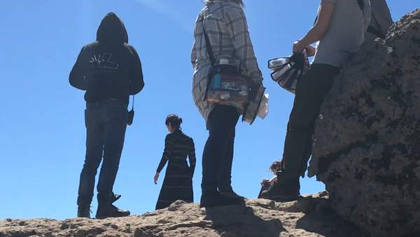 《巫师》真人剧片场视频曝光 叶奈法演员身着戏服出镜 《巫师》真人剧片场视频曝光 叶奈法演员身着戏服出镜