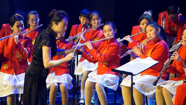 北京市学生金帆艺术团专场演出点亮伦敦