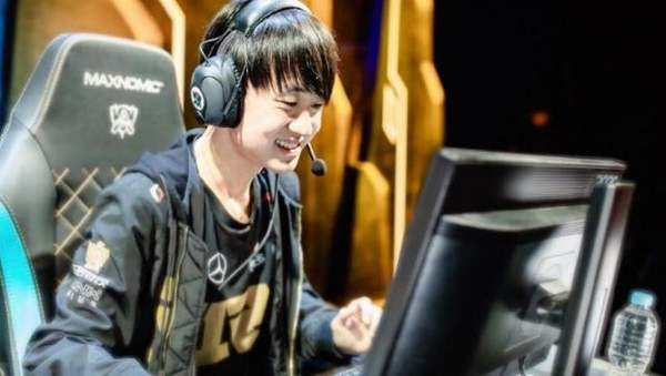 PDD自曝投资YM战队曾亏损近千万 靠做青训全部赚回来