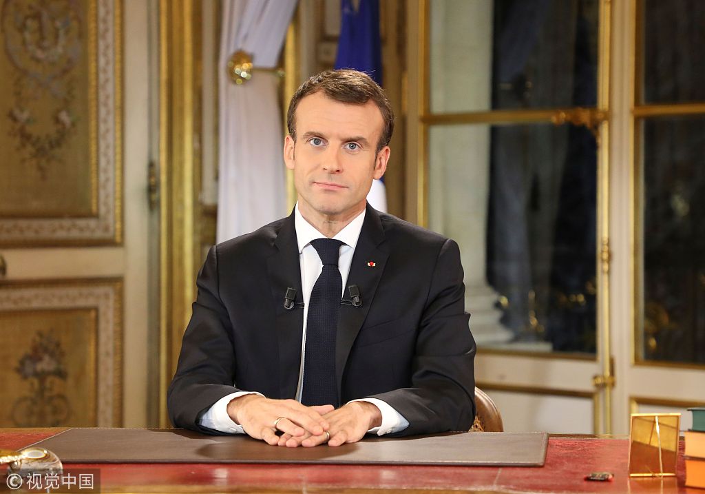 马克龙宣布法国进入“紧急状态” 承诺明年提高最低工资