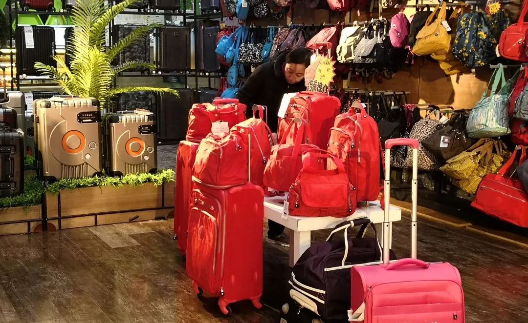 春节箱包市场:心意重，箱子要更轻
