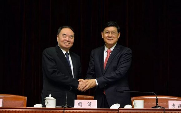 不满60岁当选 李晓红成为中国工程院最年轻院长