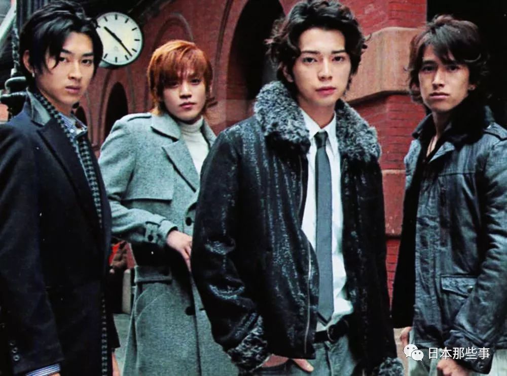 又出大八卦了！ 小栗旬和这个人公然拥抱！