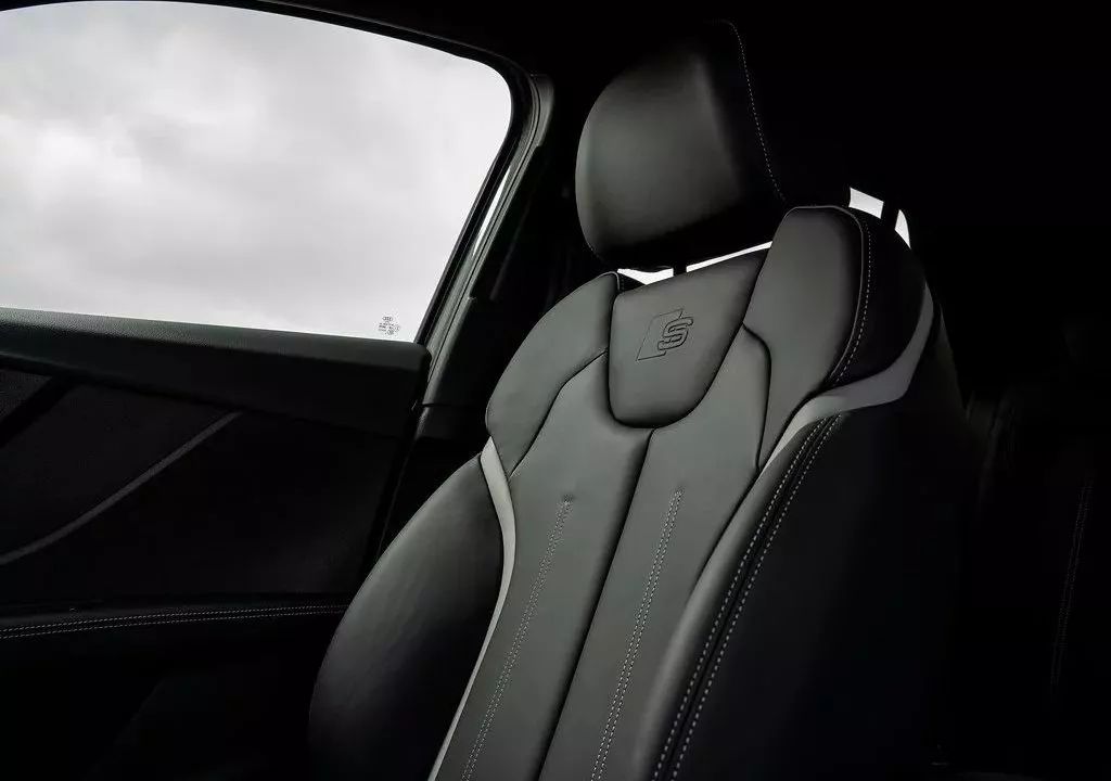4.8秒破百,极速250km/h!终于找到了一款我们买得起的“性能SUV”!