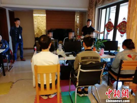 抓捕現場。 三墩派出所 供圖